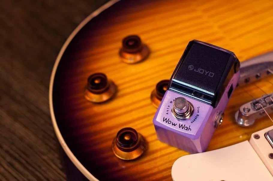 Pedal Joyo Wah Wah Color Morado.