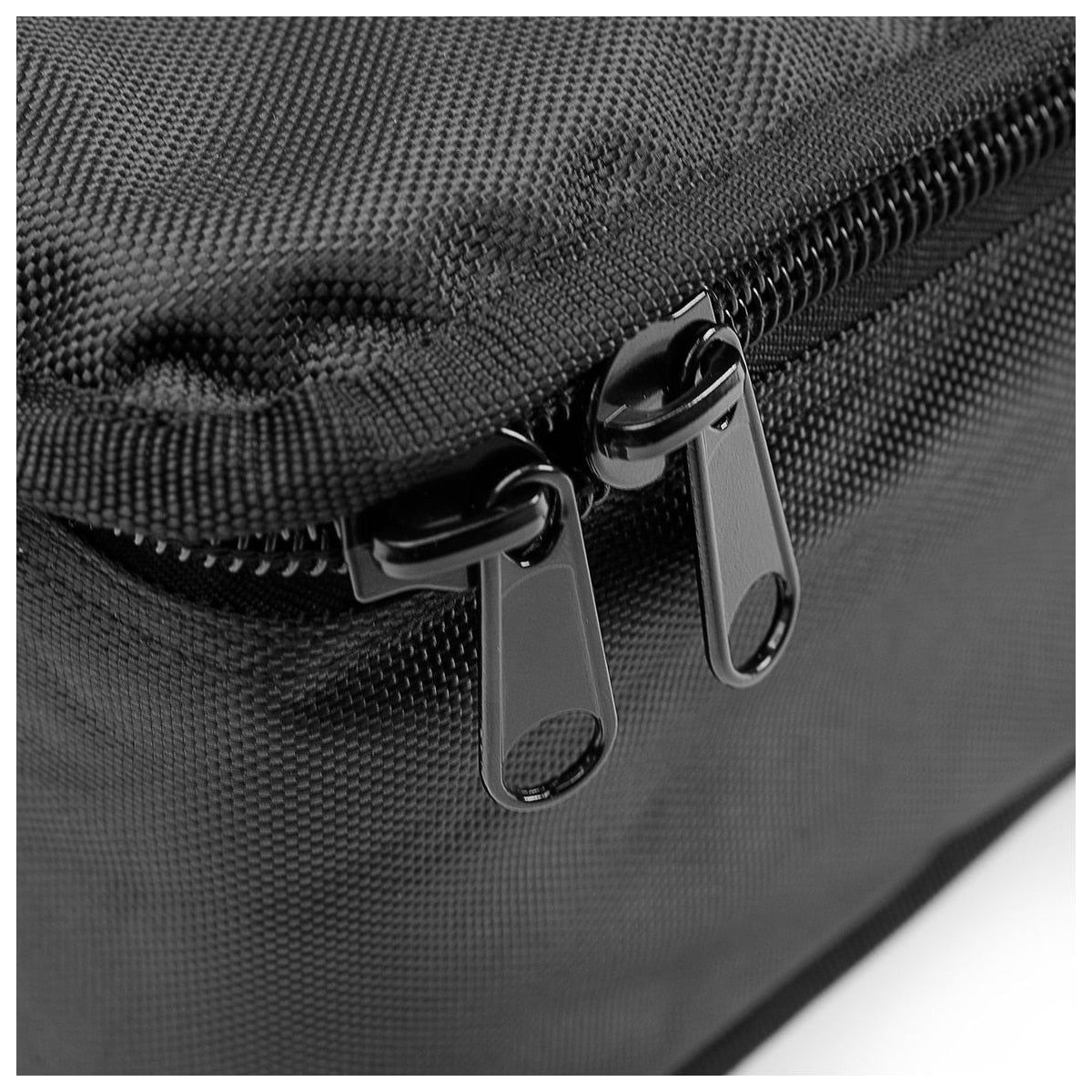 LD Systems MAUI 28 G3 SAT BAG detalle del cierre – funda acolchada para columnas | Armonía Musical México
