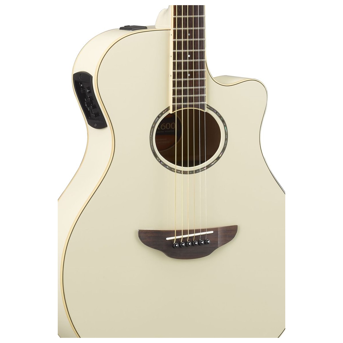 Guitarra electroacústica Yamaha APX600 Vintage White detalle cuerpo y preamp | Armonía Musical México