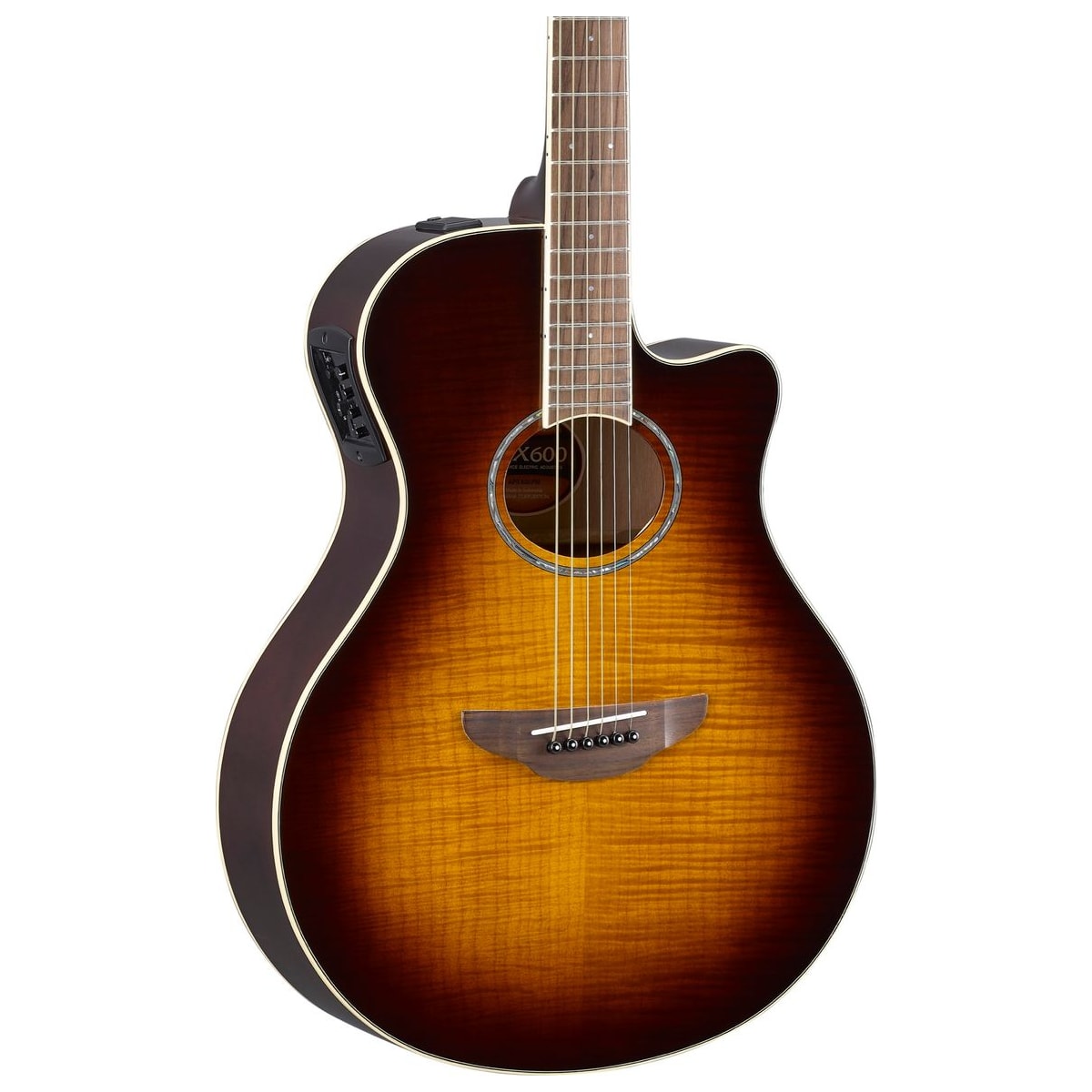 Guitarra electroacústica Yamaha APX600FM Tobacco Brown Sunburst vista en ángulo | Armonía Musical México