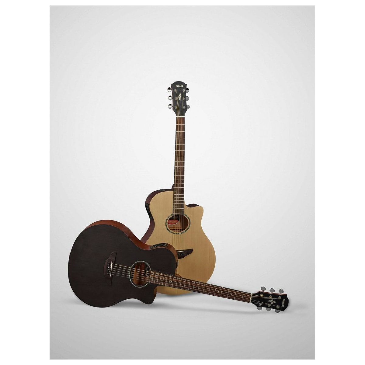 Guitarra electroacústica Yamaha APX600M Smoky Black vista de conjunto | Armonía Musical México