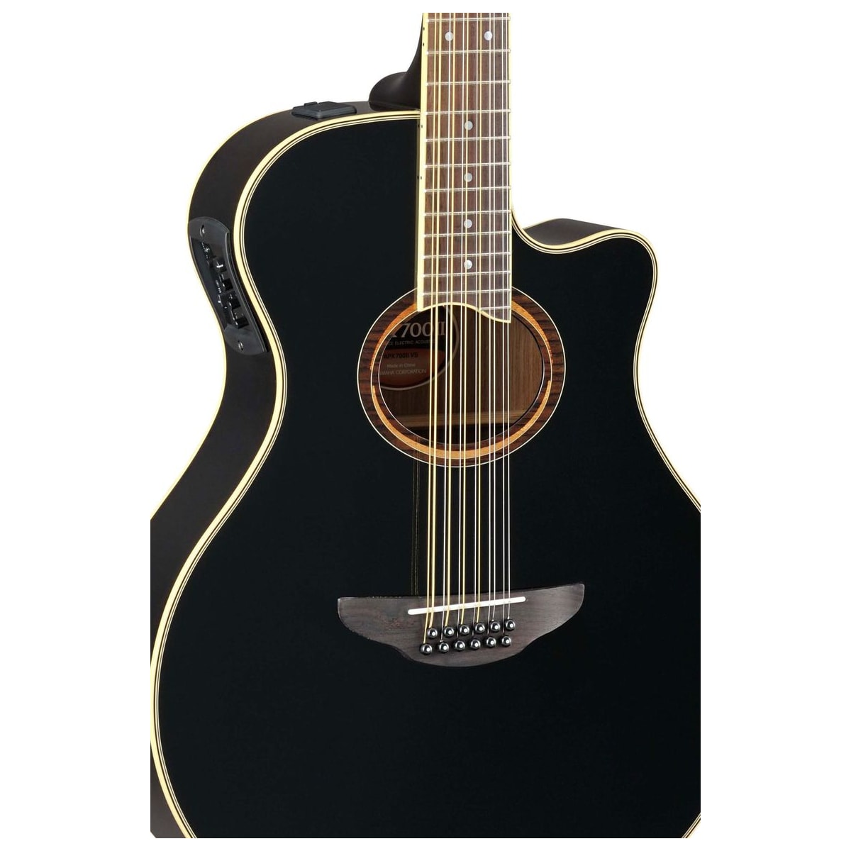Guitarra electroacústica Yamaha APX700II-12 Negro detalle cuerpo y preamp | Armonía Musical México