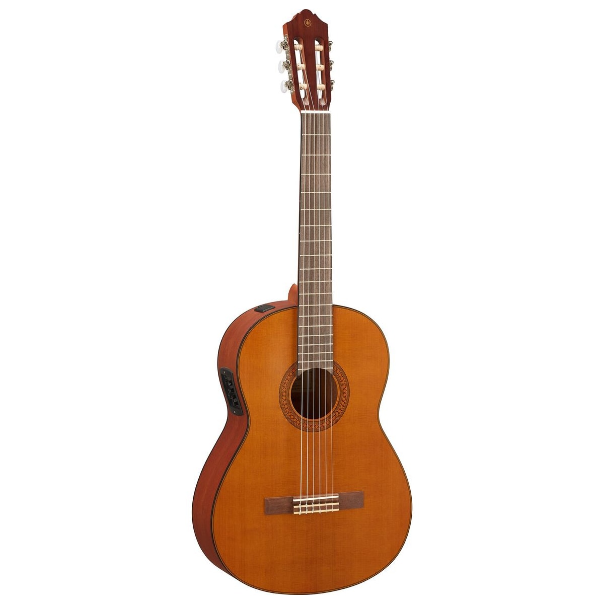 Guitarra clásica electroacústica Yamaha CGX122M Cedro vista en ángulo | Armonía Musical México