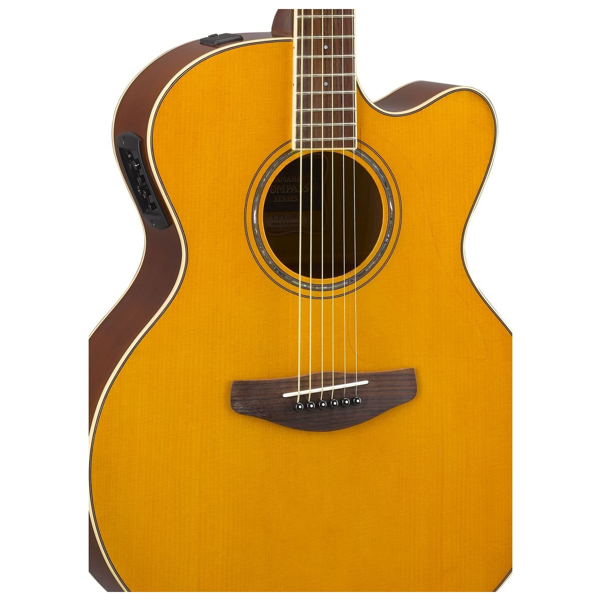 Guitarra electroacústica Yamaha CPX600 Vintage Tint detalle cuerpo y preamp | Armonía Musical México
