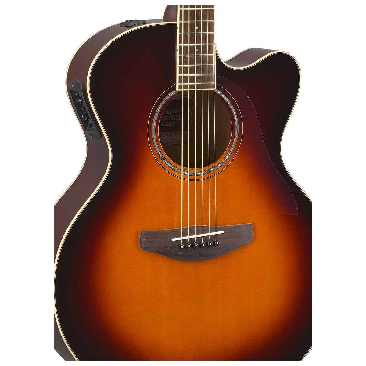 Guitarra electroacústica Yamaha CPX600 Old Violin Sunburst detalle cuerpo y preamp | Armonía Musical México