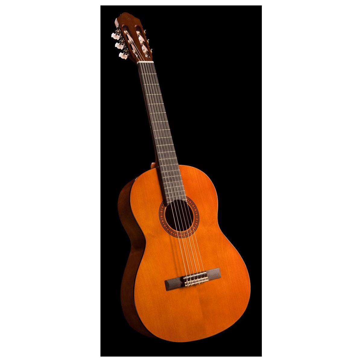 Guitarra clásica Yamaha CS40II Natural vista en ángulo | Armonía Musical México
