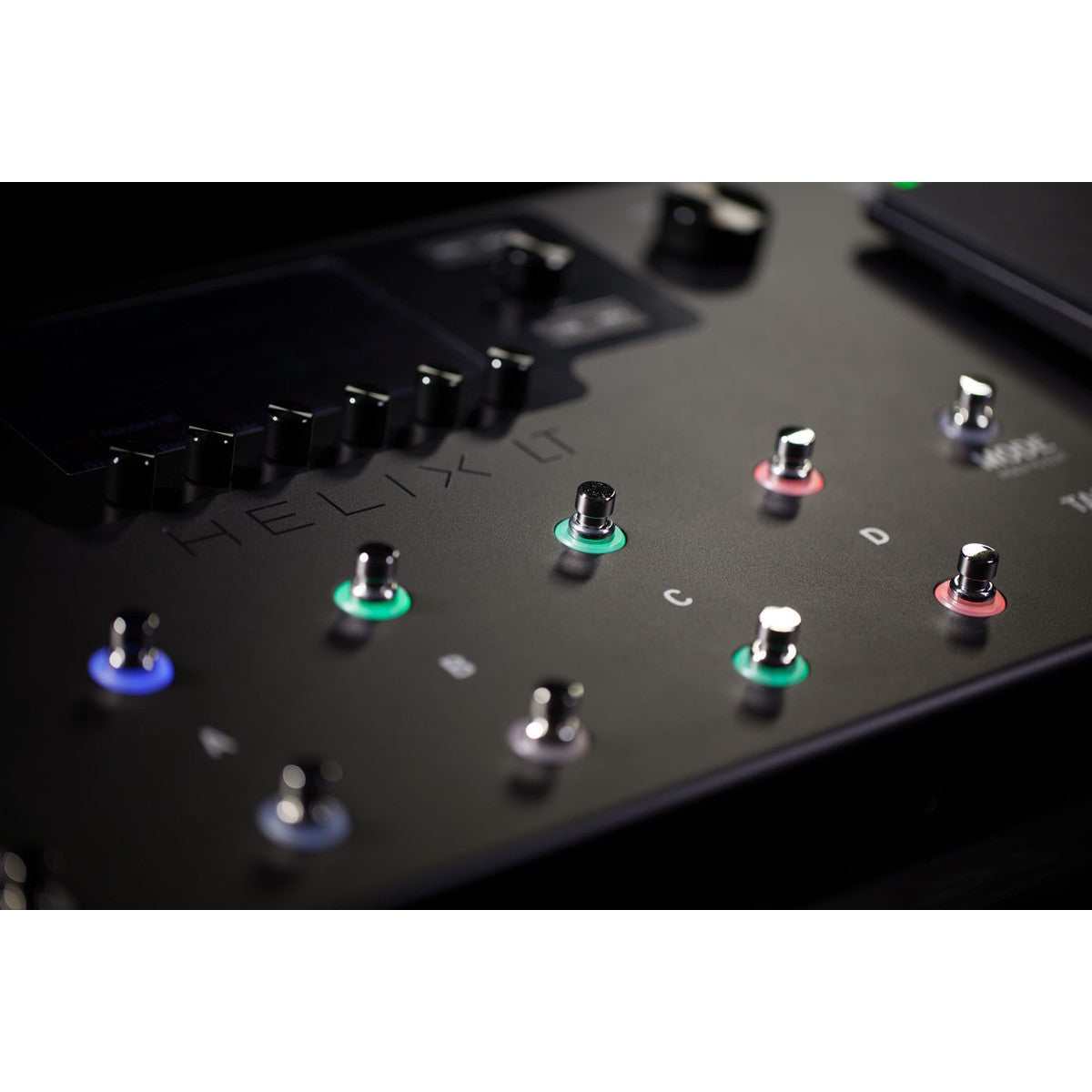 Pedalera multiefectos Line 6 Helix LT procesador de guitarra detalle panel y footswitches | Armonía Musical México