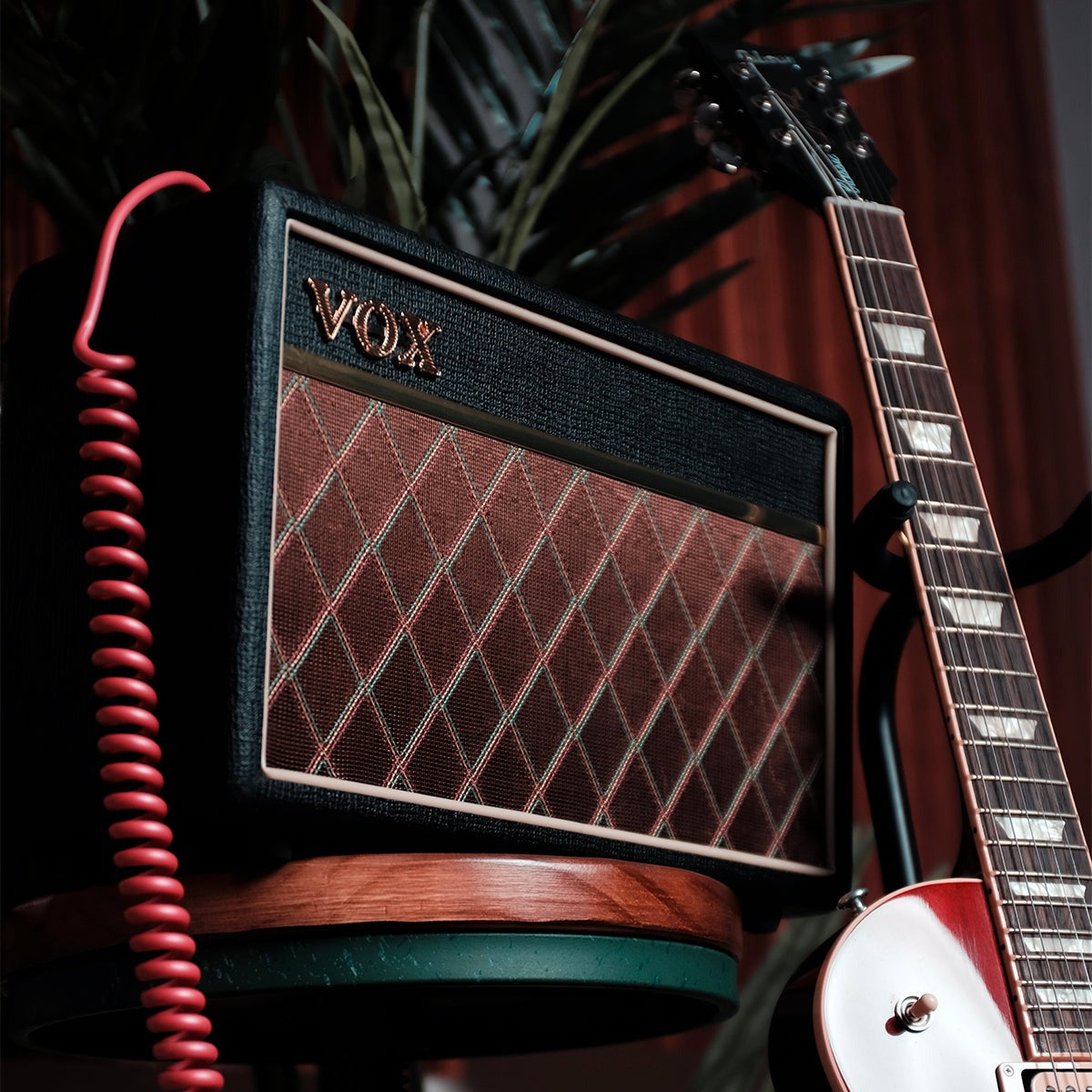 VOX Amplificador Vox Pathfinder V9106 Para Guitarra 10W Negro vista trasera – Bocinas y Audio | Armonía Musical México
