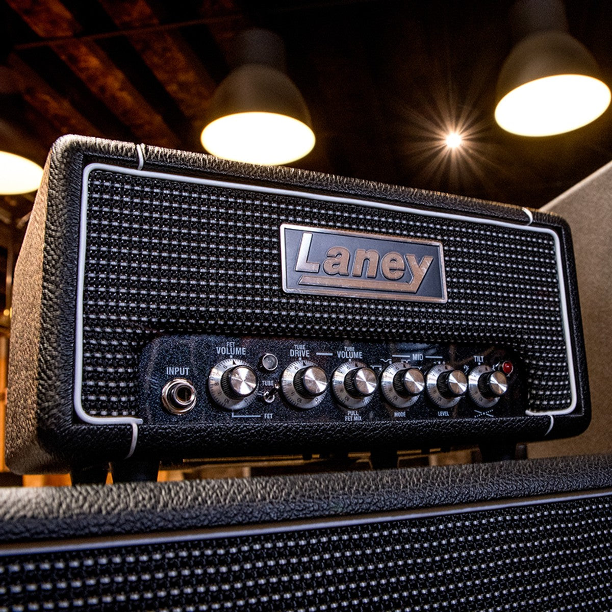 Laney DB200H en uso – cabezal de bajo | Armonía Musical México