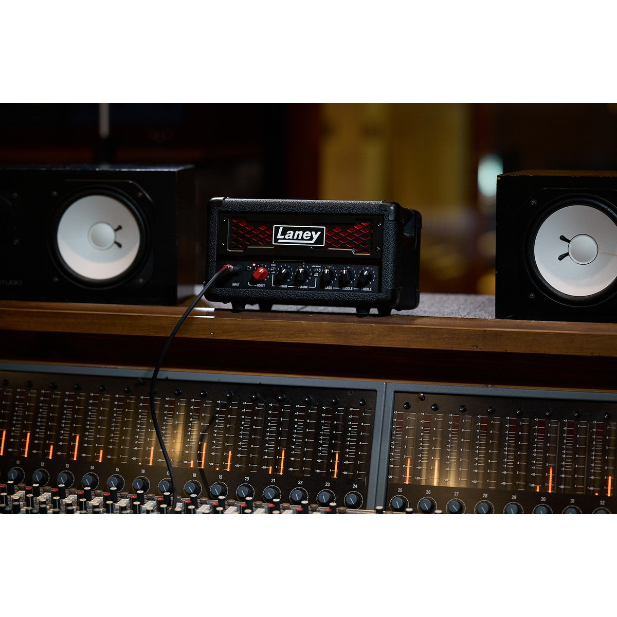 Laney IRF-LEADTOP vista superior – cabezal de guitarra | Armonía Musical México
