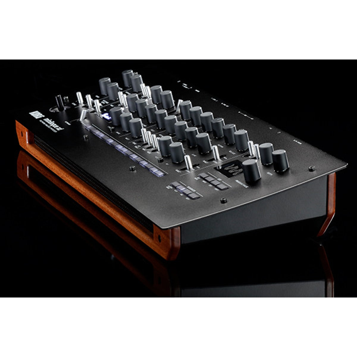 Korg minilogue xd module detalle panel | Armonía Musical México