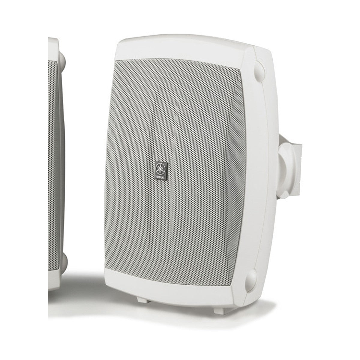 Bocina Yamaha NS-AW150W intemperie par Blanco blanco detalle rejilla frontal | Armonía Musical México