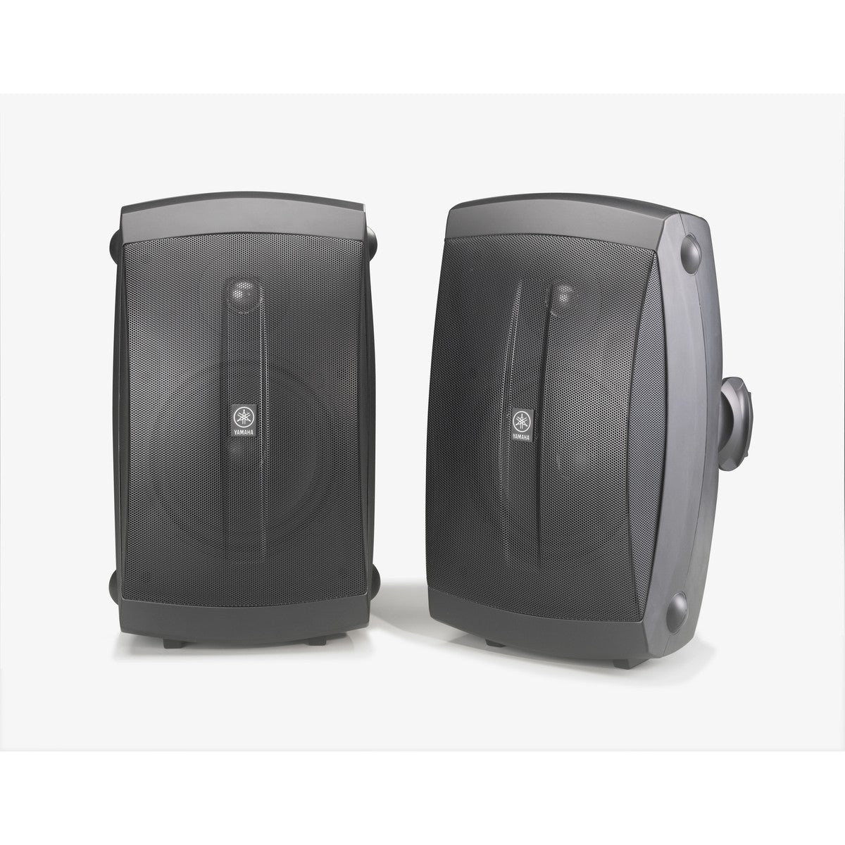Bocinas Yamaha NS-AW350 intemperie 120W par negro vista frontal | Armonía Musical México
