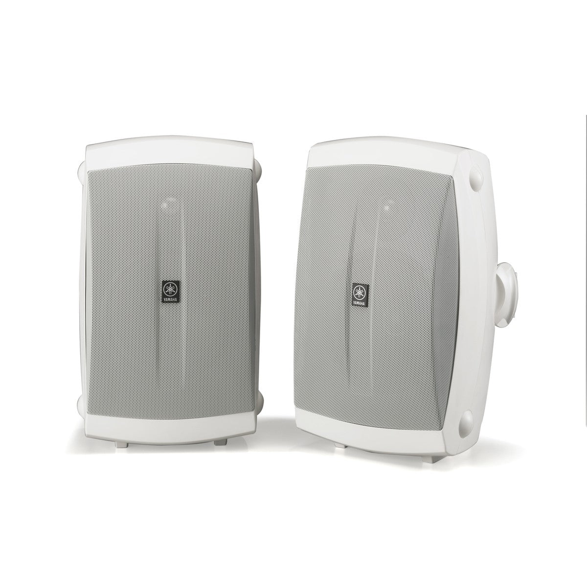 Bocinas Yamaha NS-AW350 intemperie 130W par blanco vista frontal | Armonía Musical México