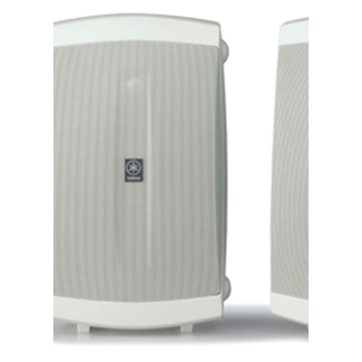 Bocina Yamaha NS-AW350W intemperie par blanco blanco detalle individual frontal | Armonía Musical México
