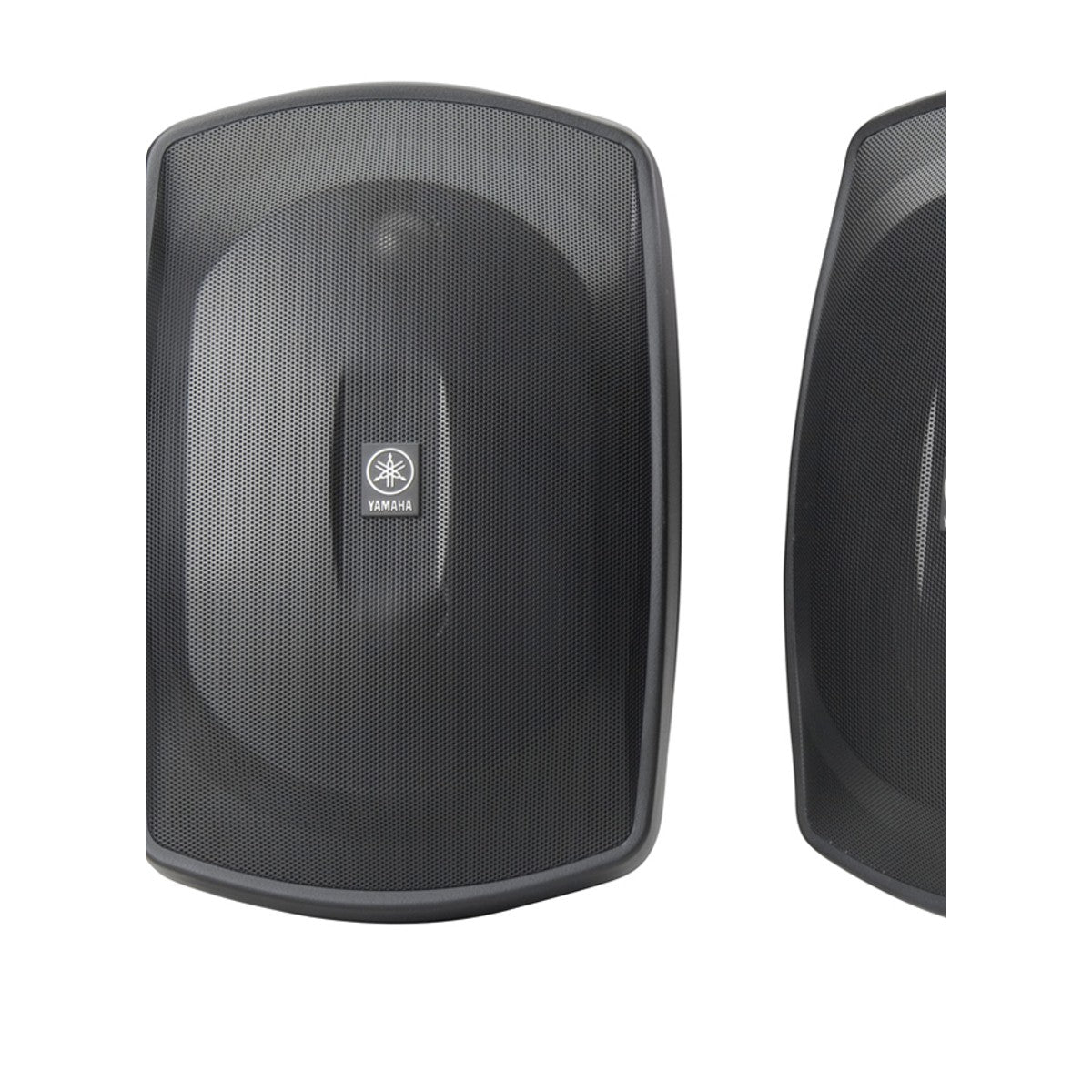 Bocina Yamaha NS-AW390 intemperie par Negro negro detalle individual con soporte | Armonía Musical México