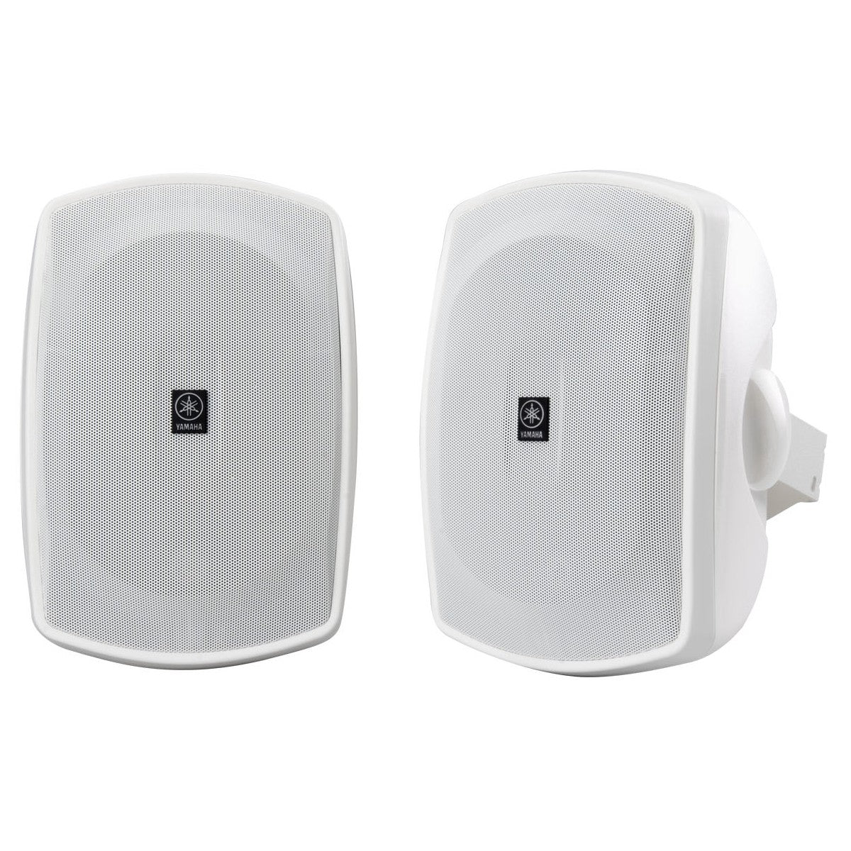 Bocinas Yamaha NS-AW390W intemperie 120W par blanco vista frontal | Armonía Musical México