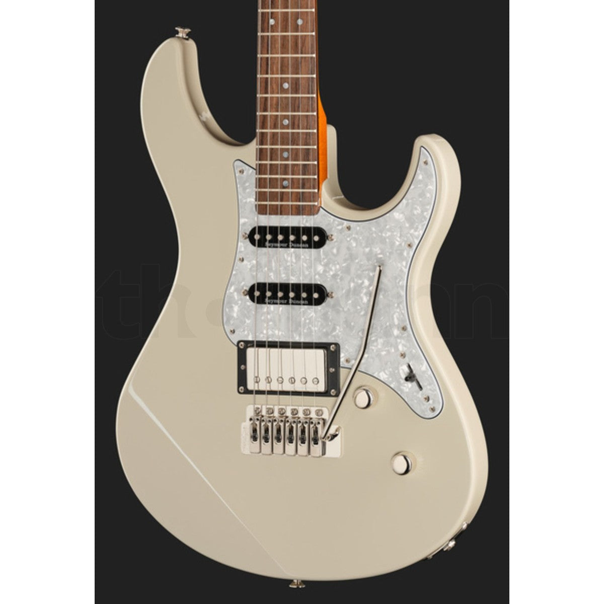 Guitarra eléctrica Yamaha PAC612VIIX Pacifica Vintage White detalle cuerpo y pastillas | Armonía Musical México