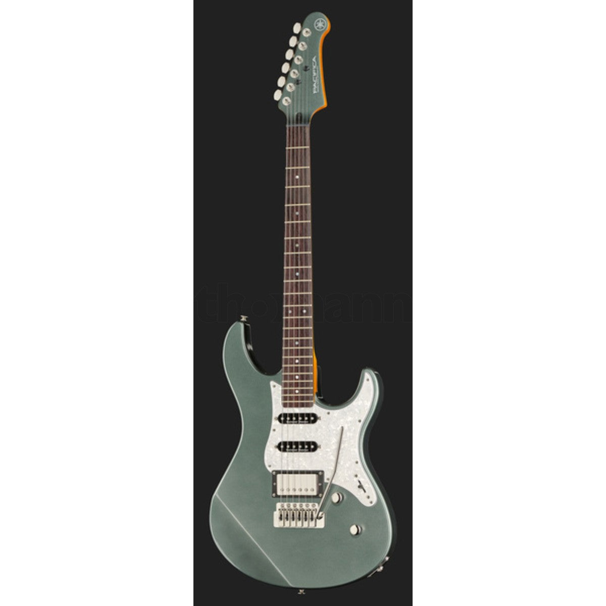 Guitarra eléctrica Yamaha PAC612VIIX Pacifica Mist Green vista en ángulo | Armonía Musical México