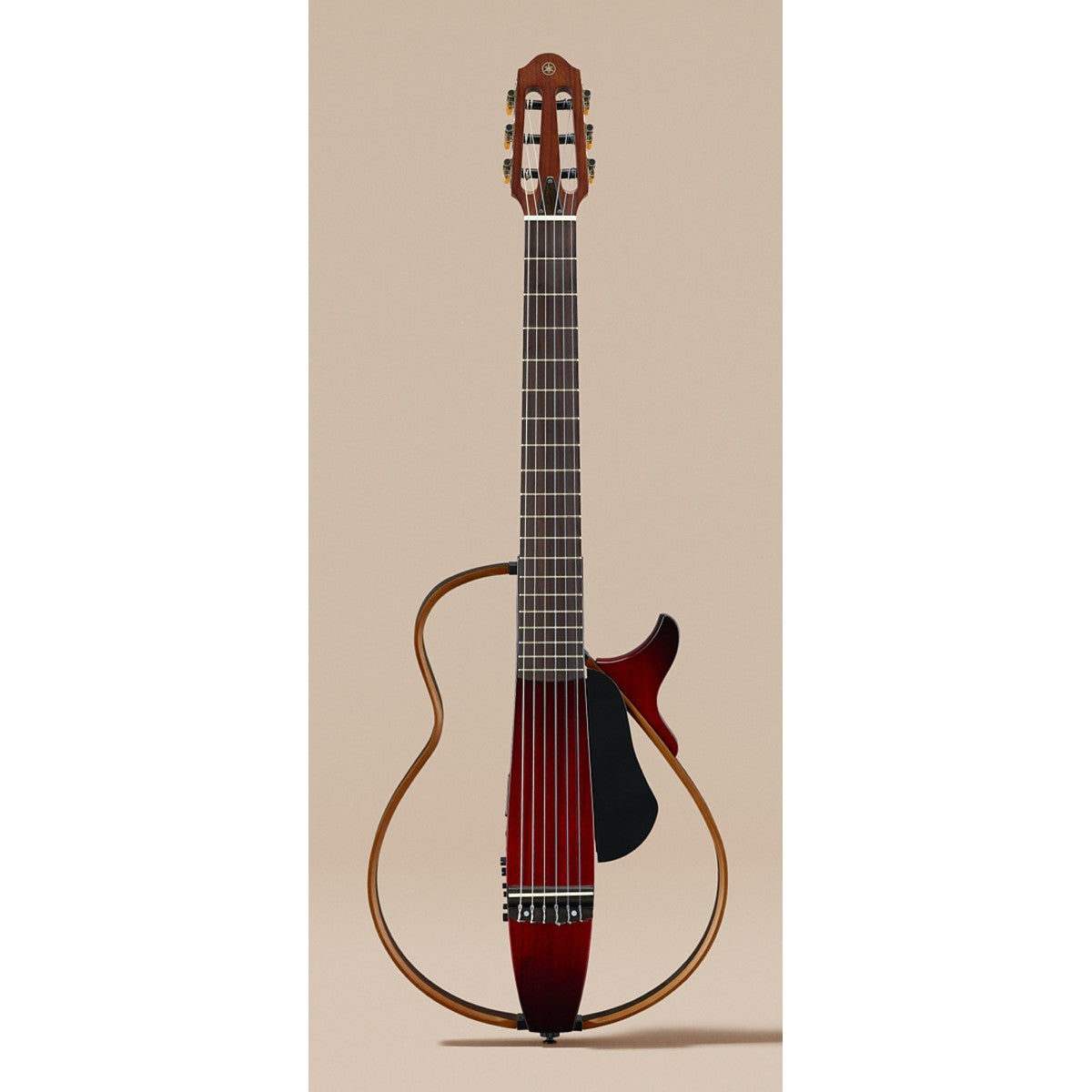 Guitarra Silent Yamaha SLG200N Crimson Red Burst vista ángulo | Armonía Musical México