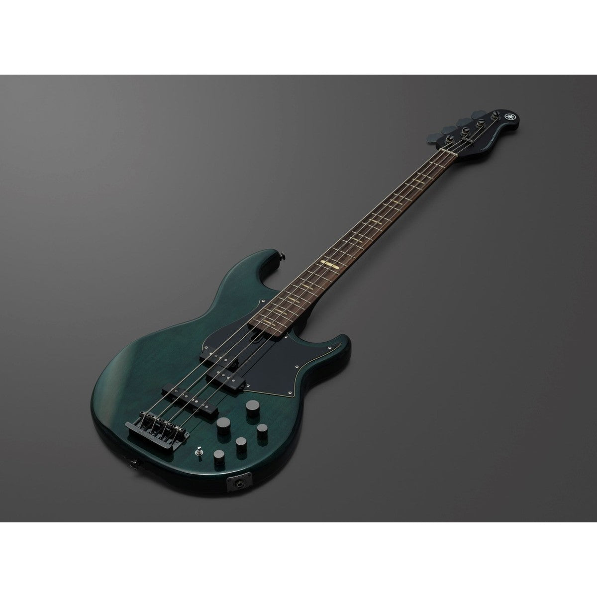 Bajo eléctrico Yamaha BB734A indigo blue vista ambiente completa | Armonía Musical México