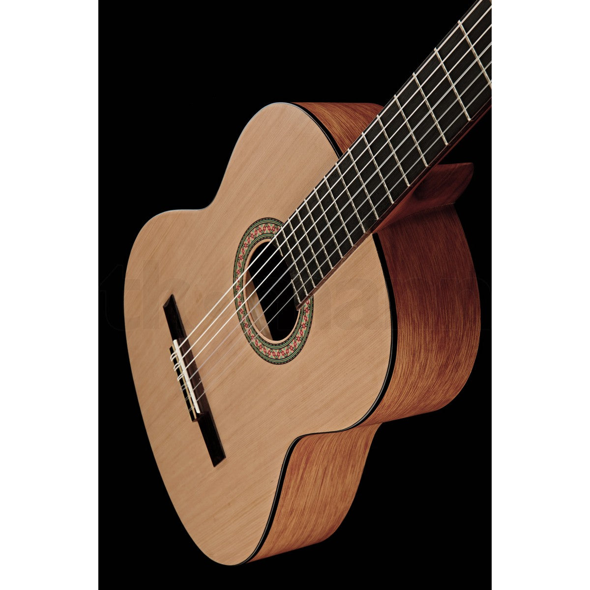 Guitarra clásica Yamaha C40M 4/4 acabado mate vista ambiente | Armonía Musical México