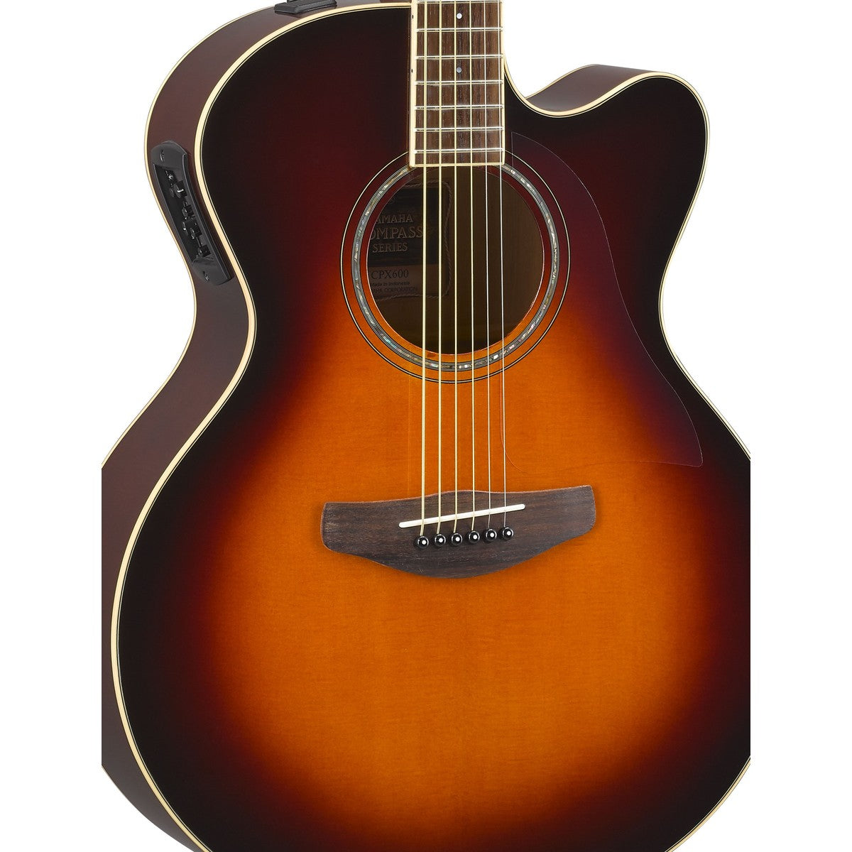 Guitarra electroacústica Yamaha CPX600 Old Violin Sunburst detalle cuerpo y preamp | Armonía Musical México
