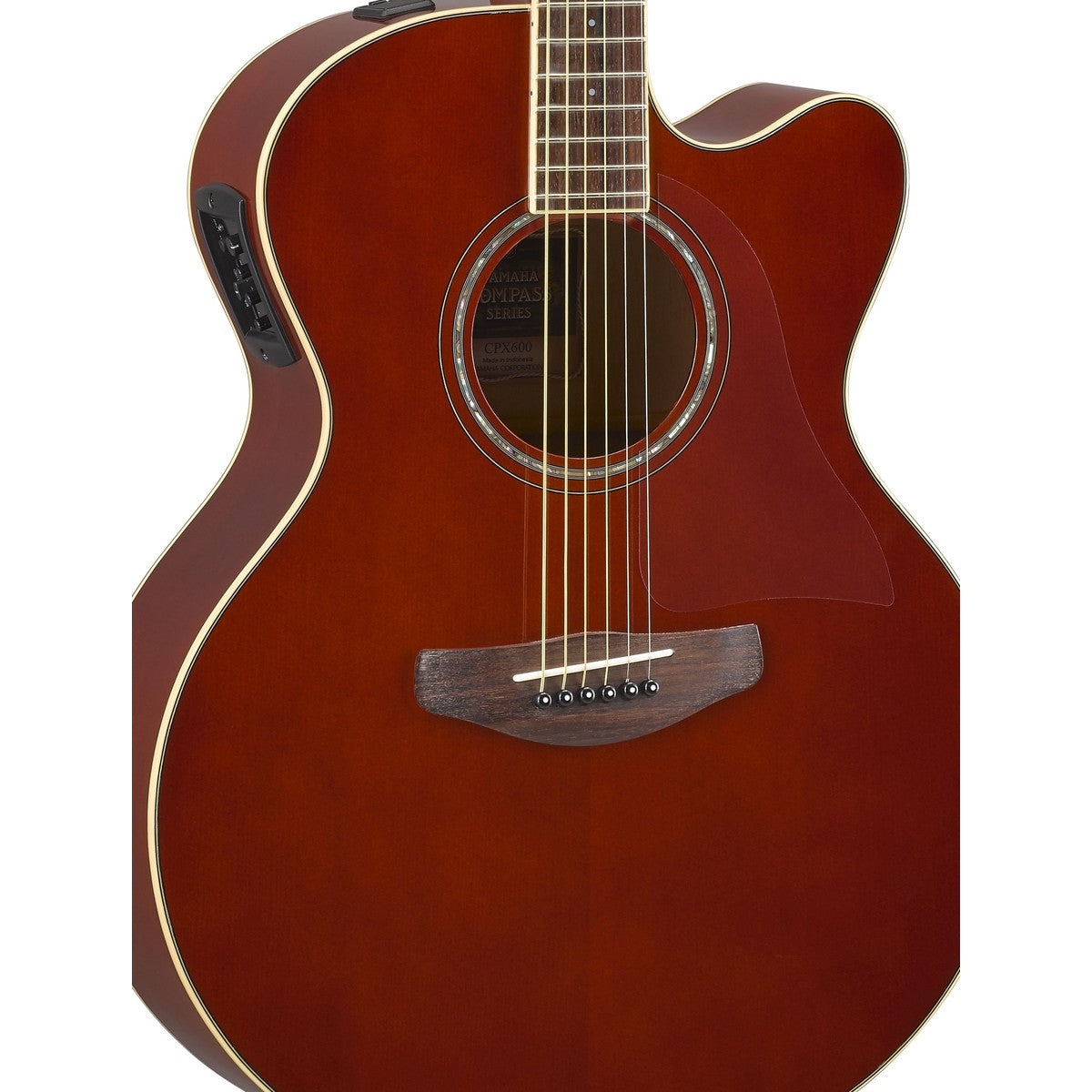 Guitarra electroacústica Yamaha CPX600 Root Beer detalle cuerpo y preamp | Armonía Musical México