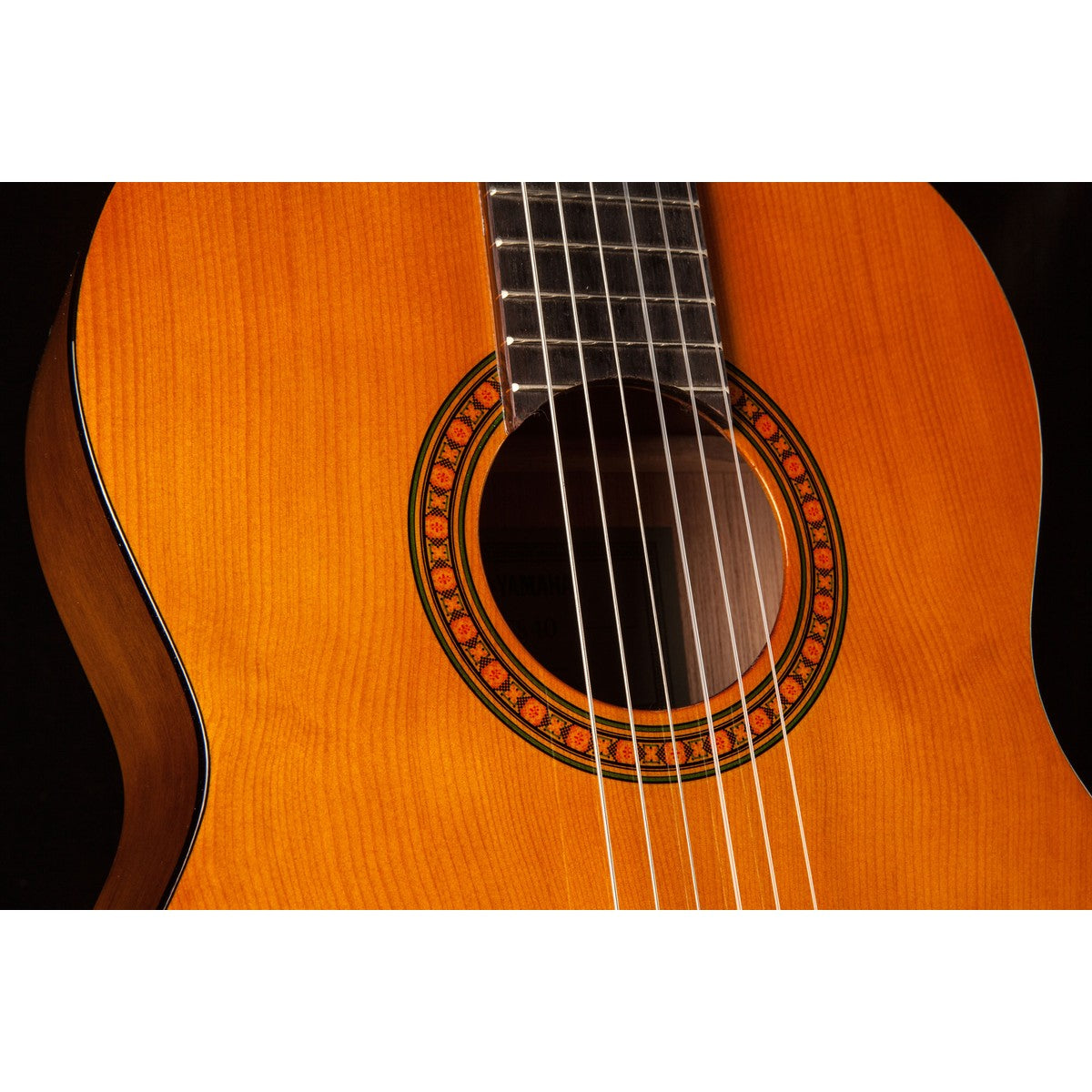Guitarra clásica Yamaha CS40II tamaño 3/4 vista ambiente | Armonía Musical México