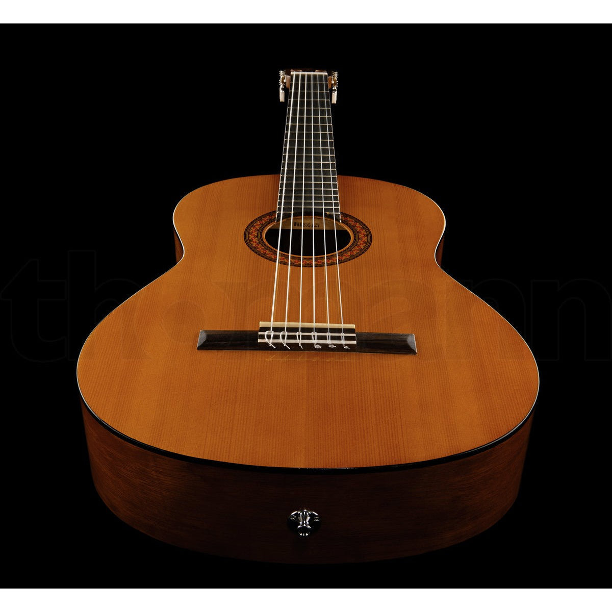 Guitarra clásica electroacústica Yamaha CX40 vista angular del cuerpo | Armonía Musical México