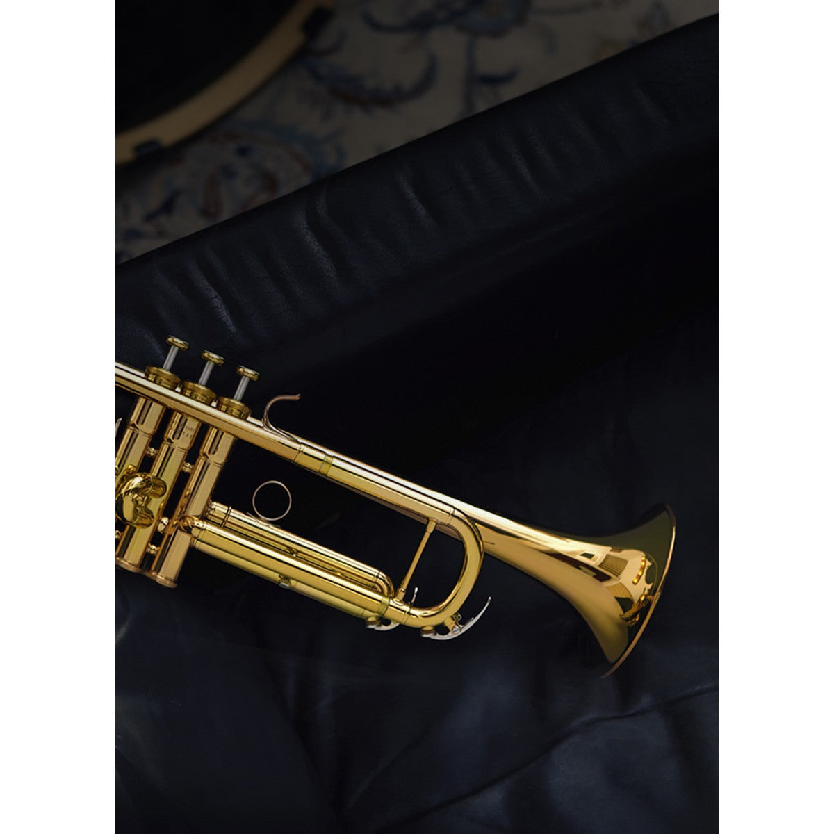 Trompeta Yamaha YTR-6335RC vista lateral | Armonía Musical México
